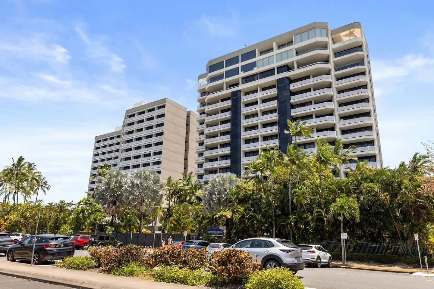 Apartament The Abbott—A Sea-Swept Esplanade Abode Cairns